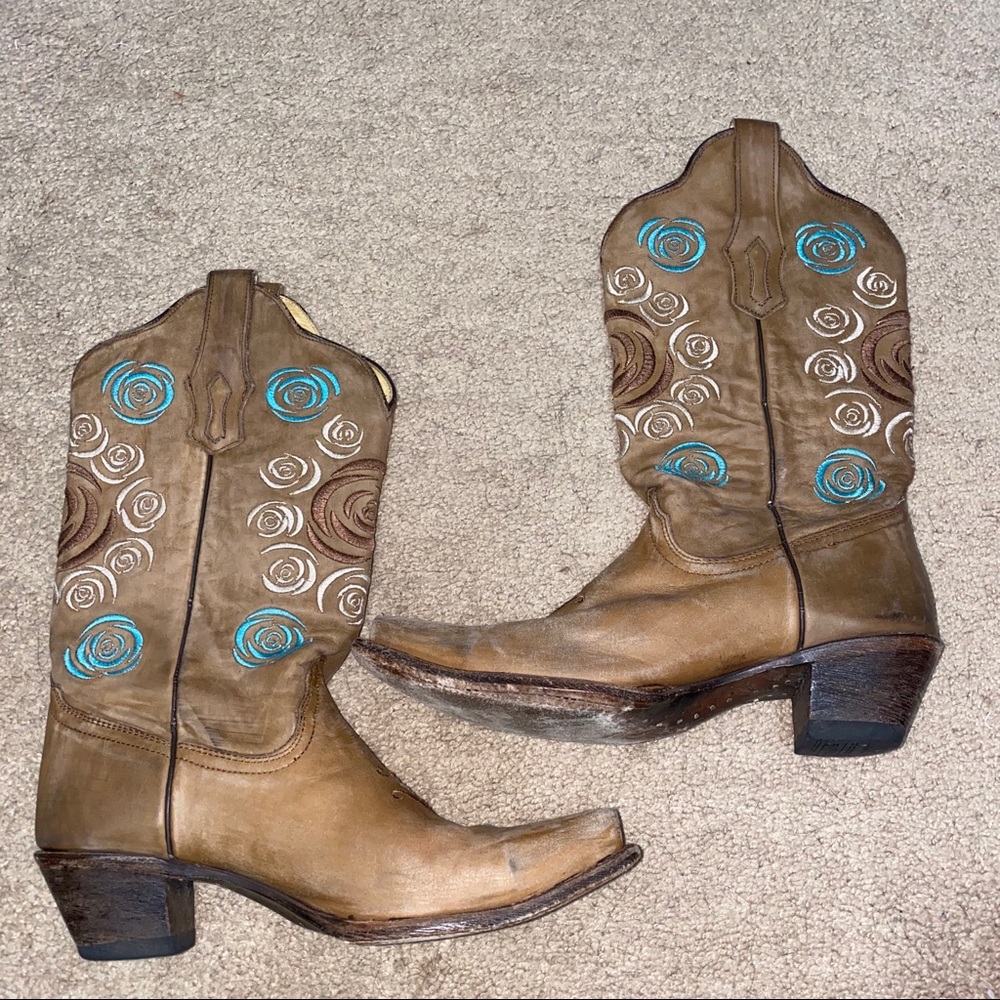 Corral boots